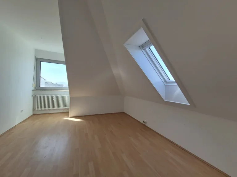 Kinder-/Arbeitszimmer